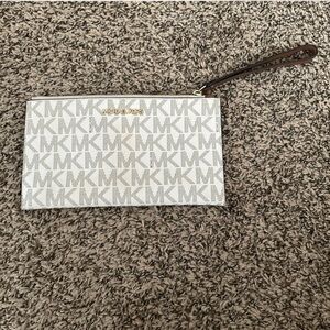 Michael Kors wristlet